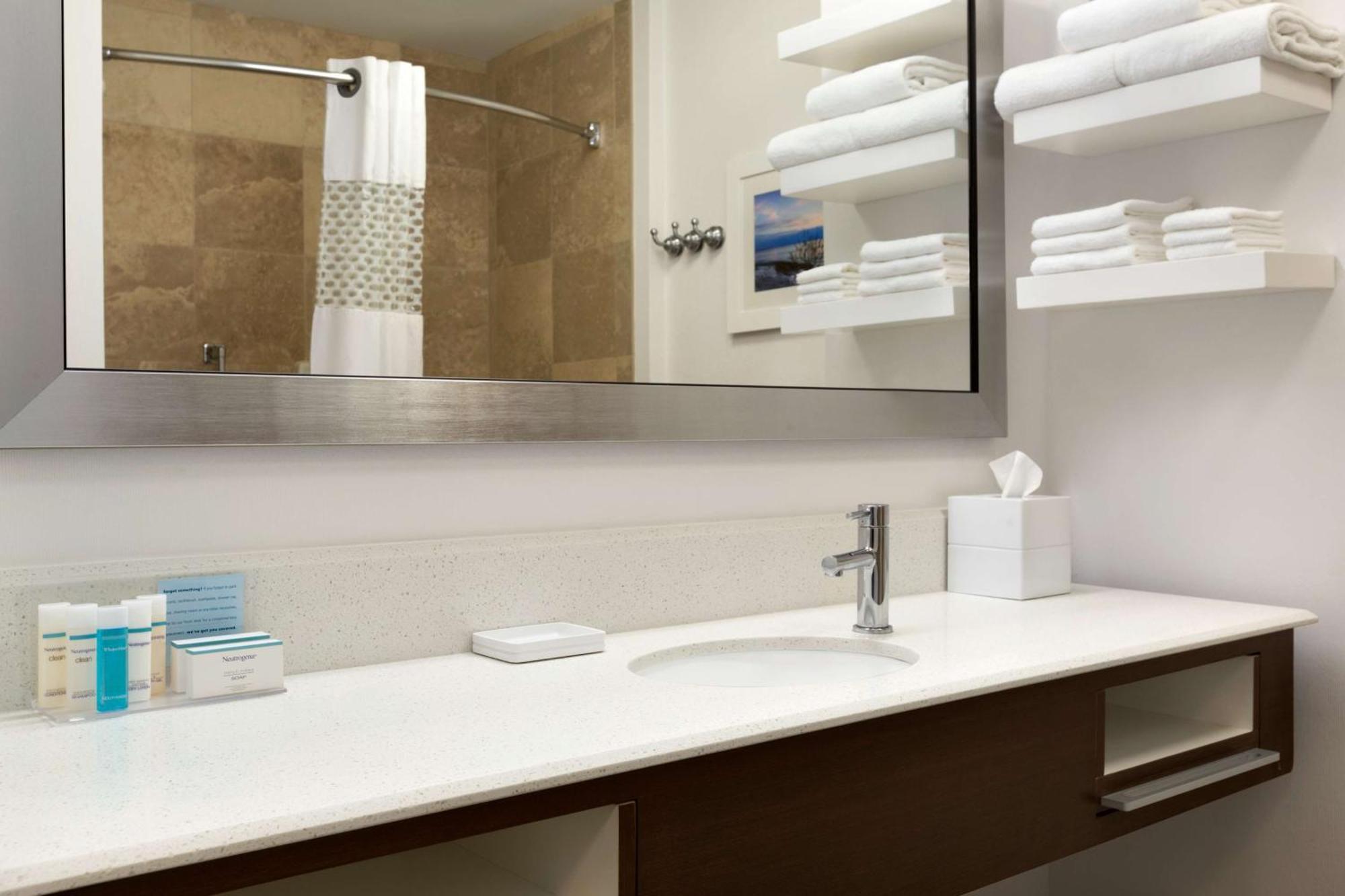 Hampton Inn Stow מראה חיצוני תמונה
