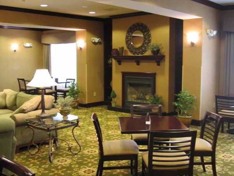 Hampton Inn Stow מראה פנימי תמונה