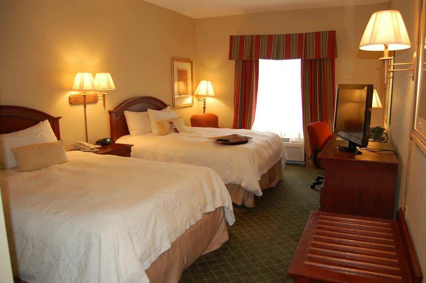 Hampton Inn Stow מראה חיצוני תמונה