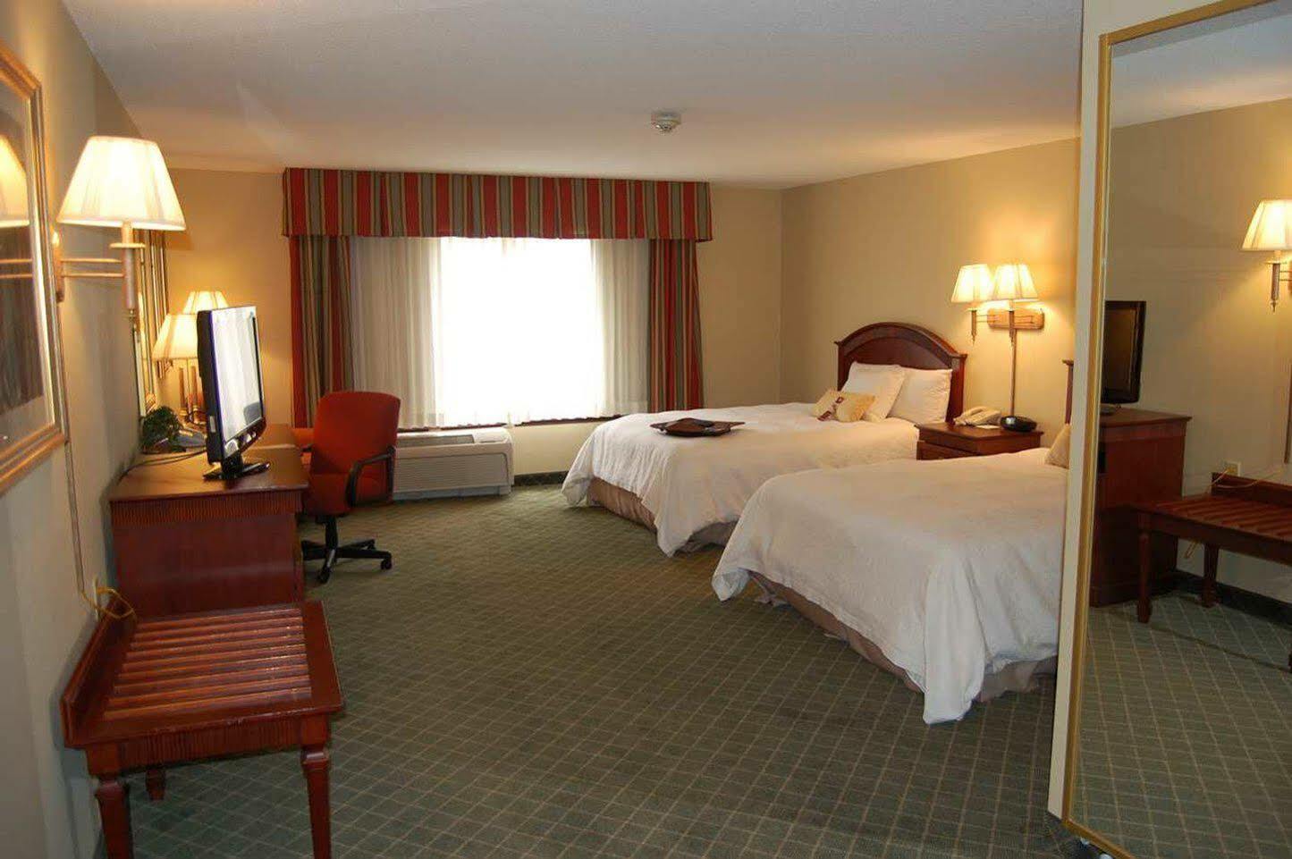 Hampton Inn Stow מראה חיצוני תמונה
